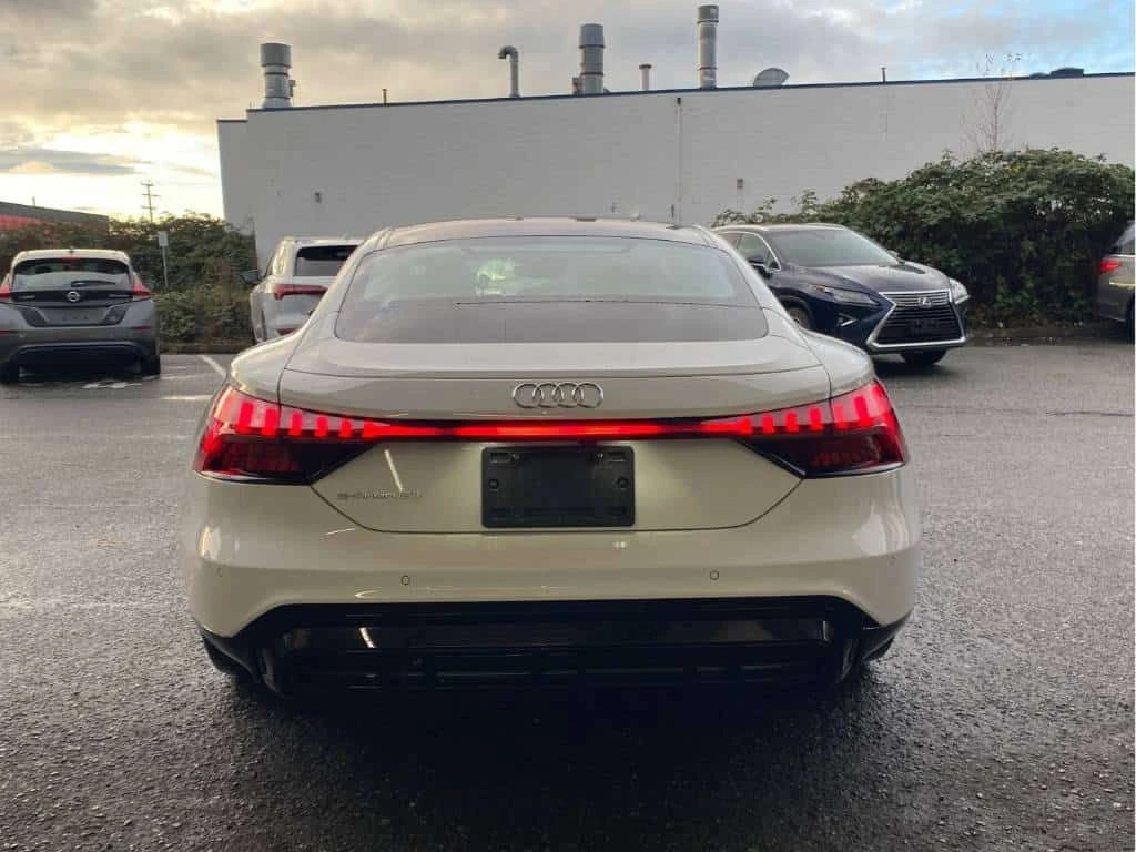 Audi E-Tron GT * quattro * PANO* KEYLESS* ПОДГРЕВ*  - изображение 4