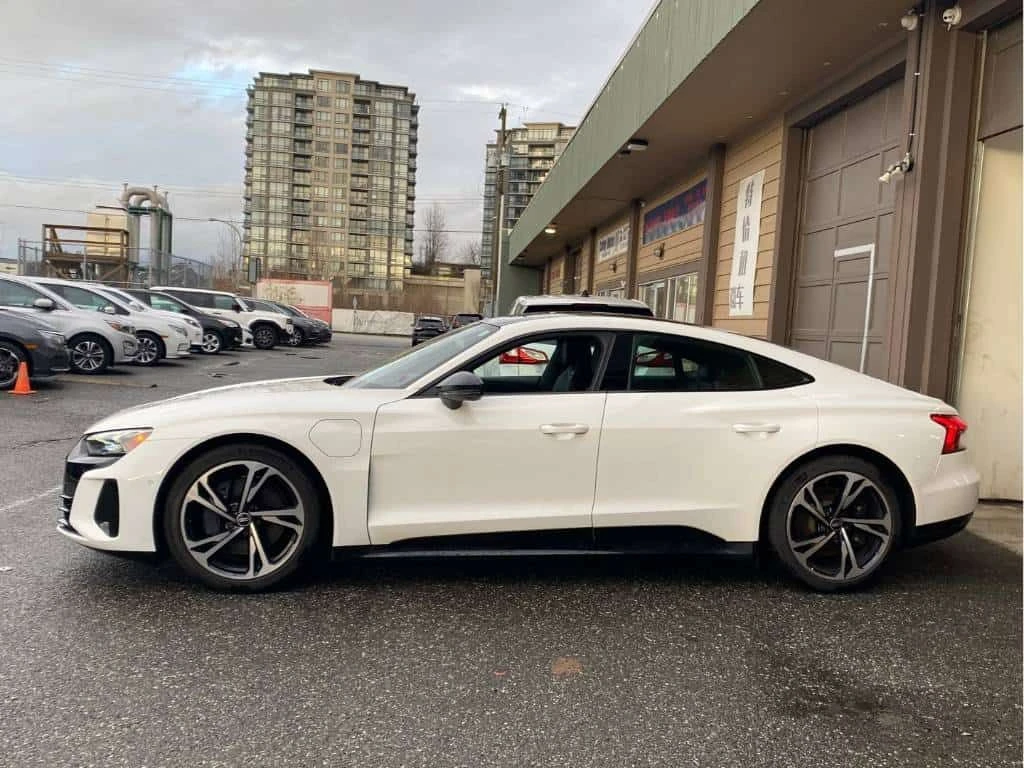 Audi E-Tron GT * quattro * PANO* KEYLESS* ПОДГРЕВ*  - изображение 2