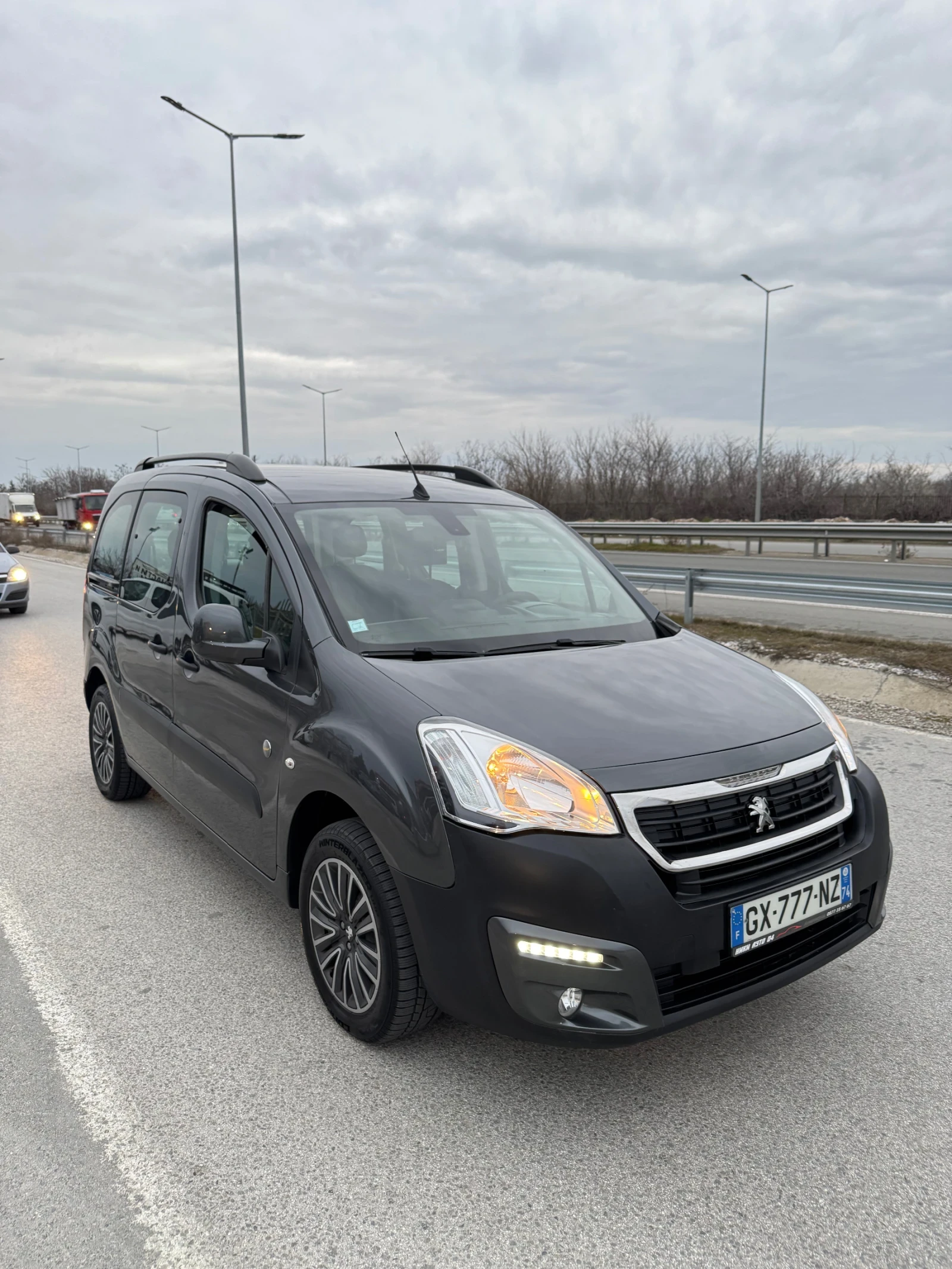 Peugeot Partner 1.6 ehdi, снимка 2 - Автомобили и джипове - 54046702