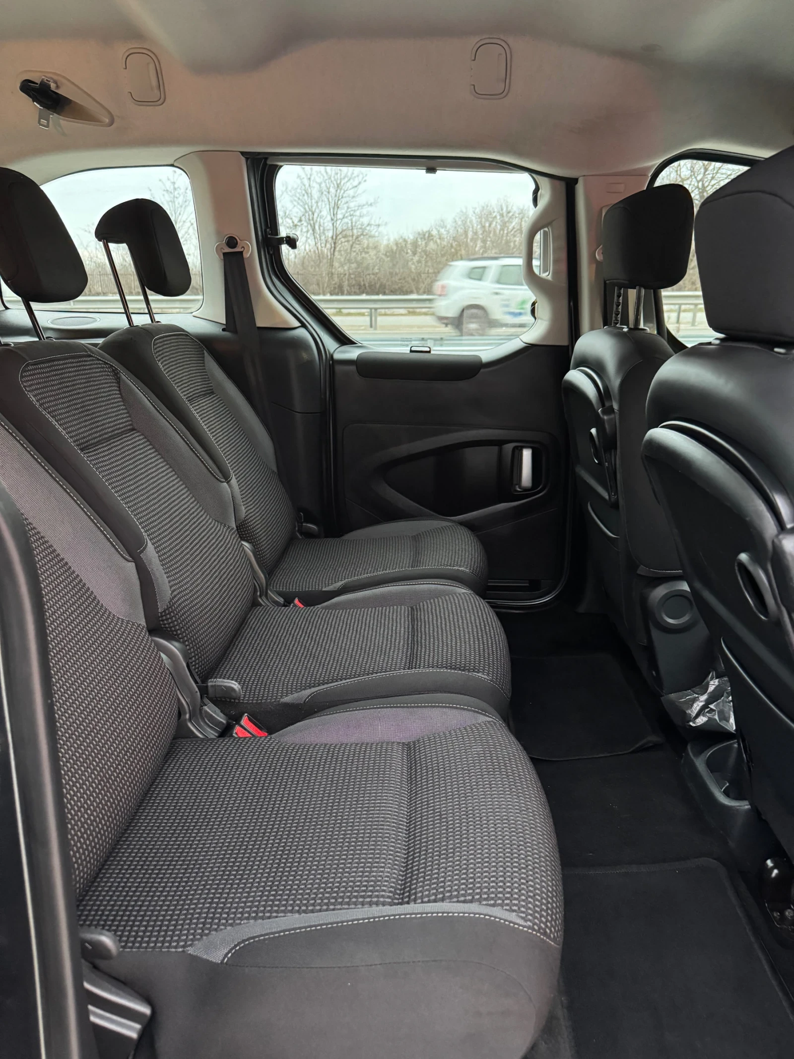 Peugeot Partner 1.6 ehdi, снимка 8 - Автомобили и джипове - 54046702