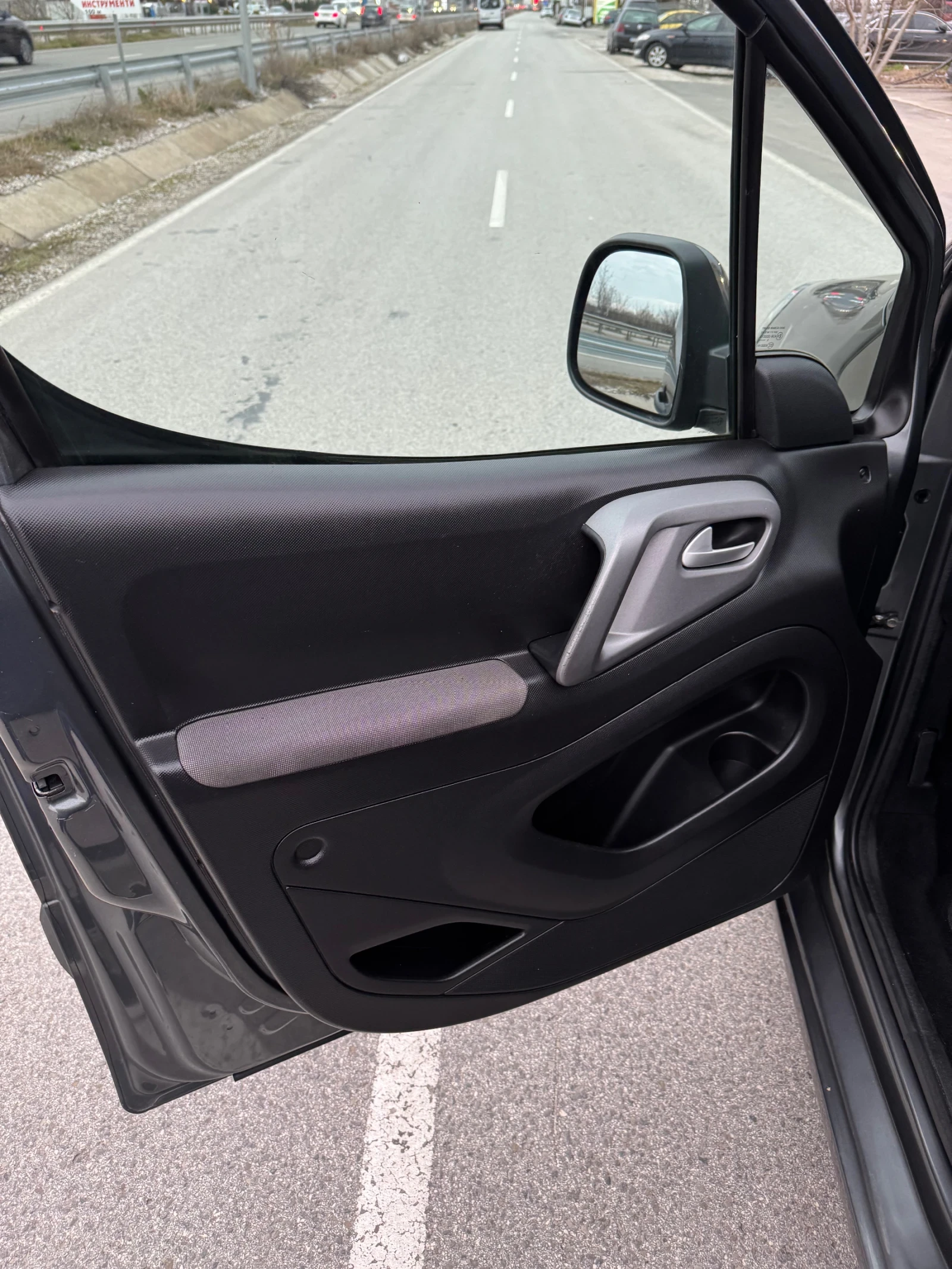 Peugeot Partner 1.6 ehdi, снимка 12 - Автомобили и джипове - 54046702