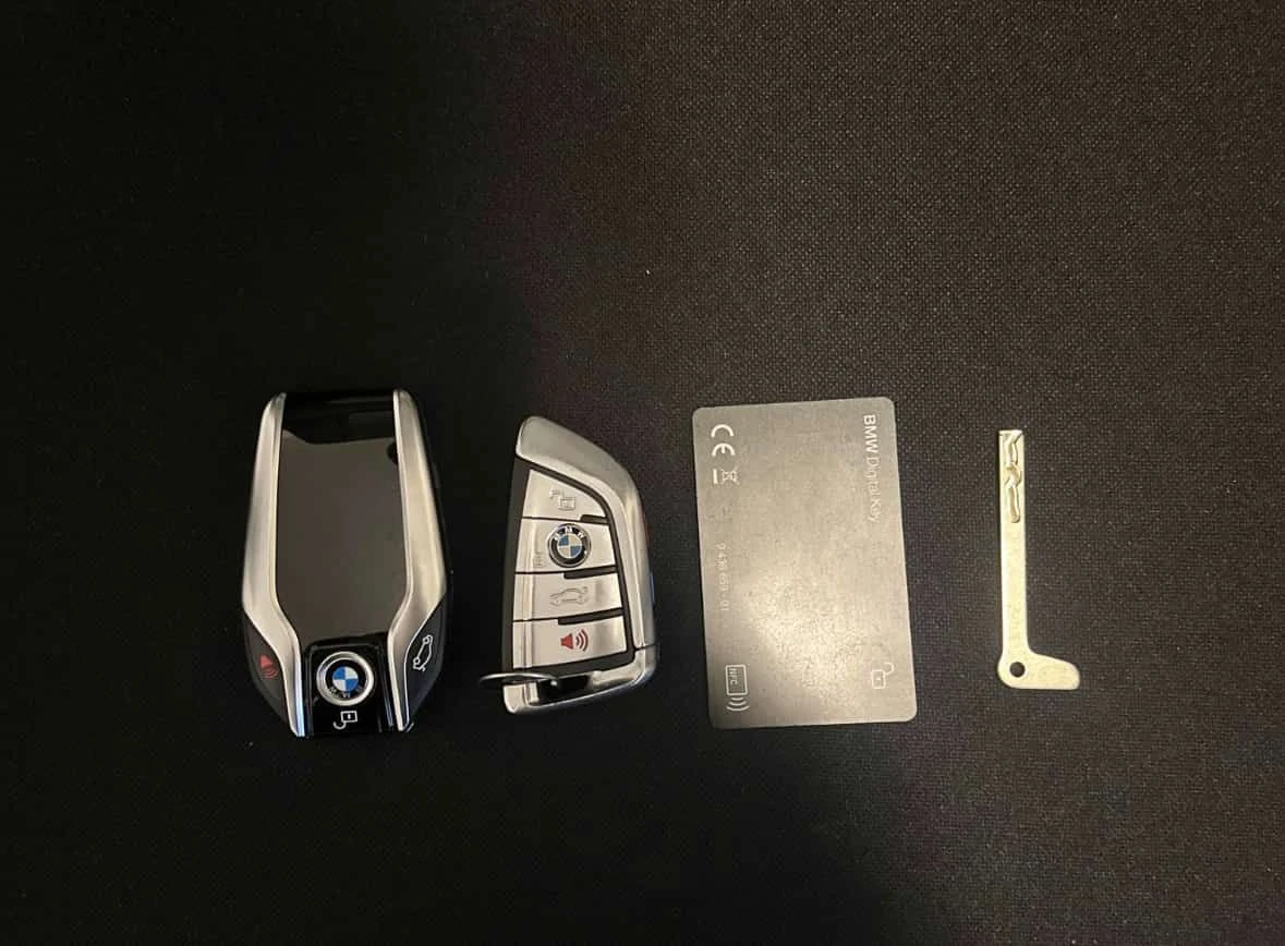 BMW 850 xDrive/ДИСТРОНИК/ОБДУХВАНЕ/360/CARBON/4 КЛЮЧА, снимка 10 - Автомобили и джипове - 54087964