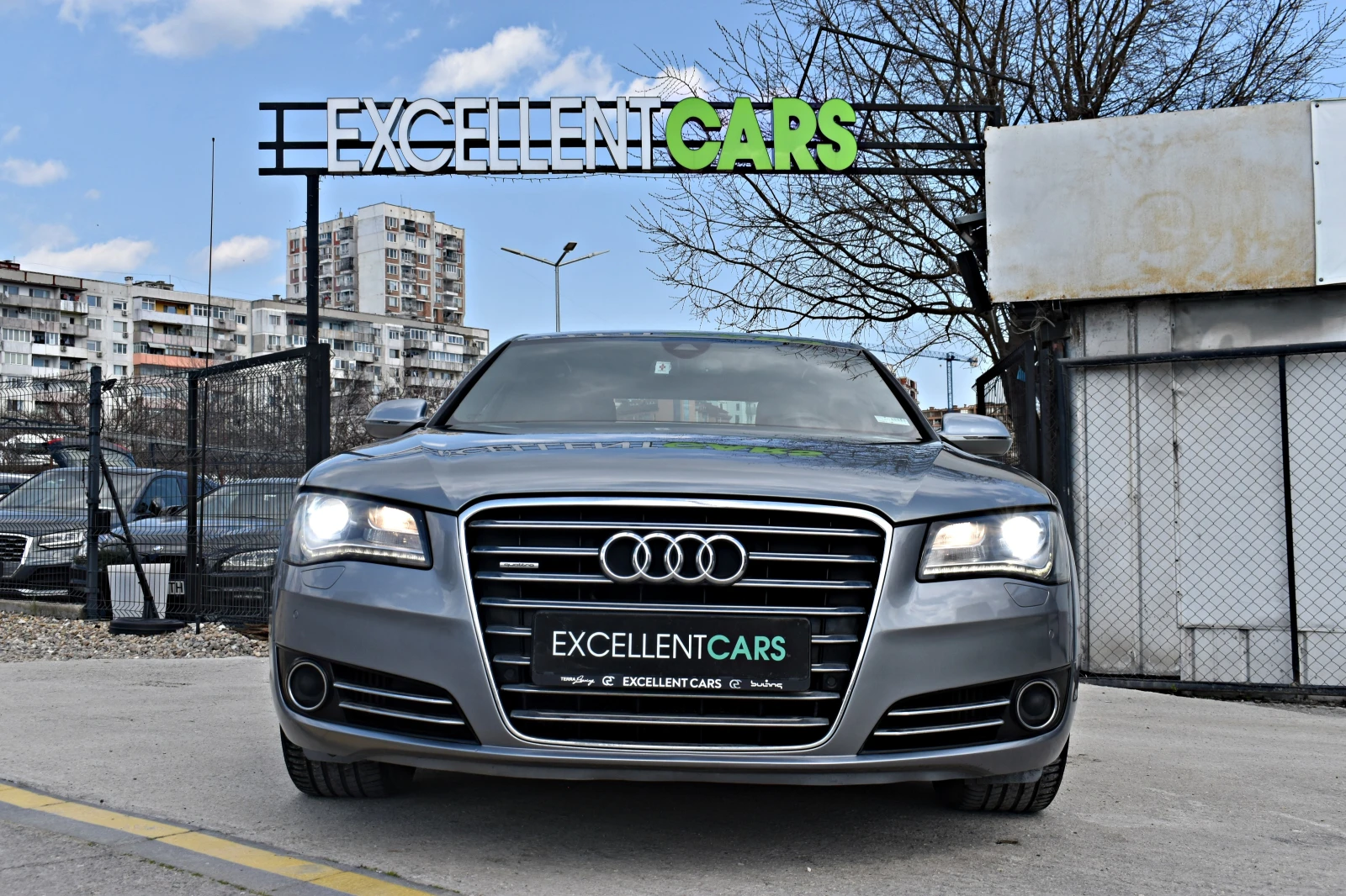Audi A8 4.2TDI* EXCLUSIVE* ОБДУХВАНЕ* ПОДГРЕВИ* DISSTRONIC, снимка 6 - Автомобили и джипове - 54098831