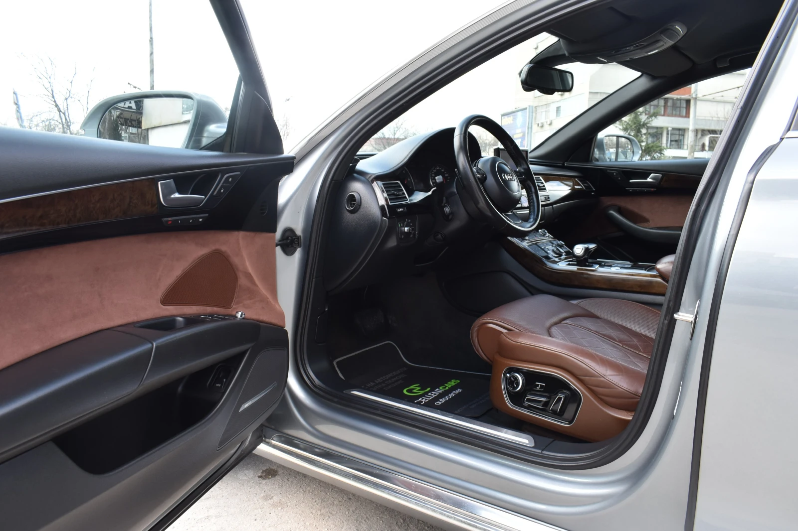 Audi A8 4.2TDI* EXCLUSIVE* ОБДУХВАНЕ* ПОДГРЕВИ* DISSTRONIC, снимка 7 - Автомобили и джипове - 54098831