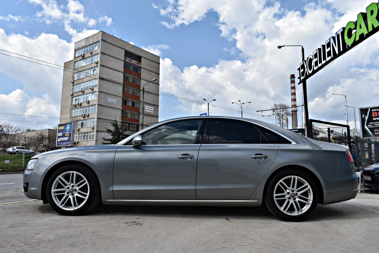 Audi A8 4.2TDI* EXCLUSIVE* ОБДУХВАНЕ* ПОДГРЕВИ* DISSTRONIC, снимка 2 - Автомобили и джипове - 54098831