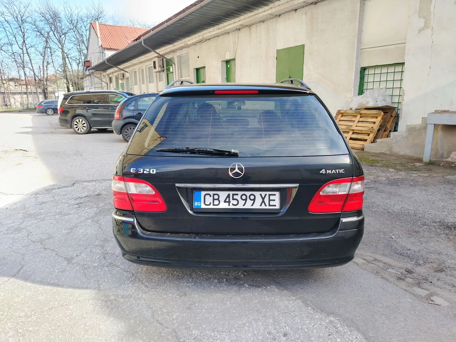 Mercedes-Benz E 320  Ekegsnce Газ-бензин, снимка 3 - Автомобили и джипове - 54113198