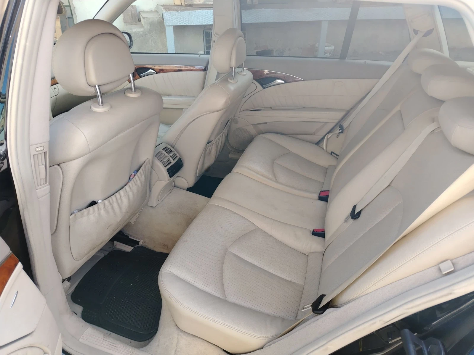 Mercedes-Benz E 320  Ekegsnce Газ-бензин, снимка 5 - Автомобили и джипове - 54113198