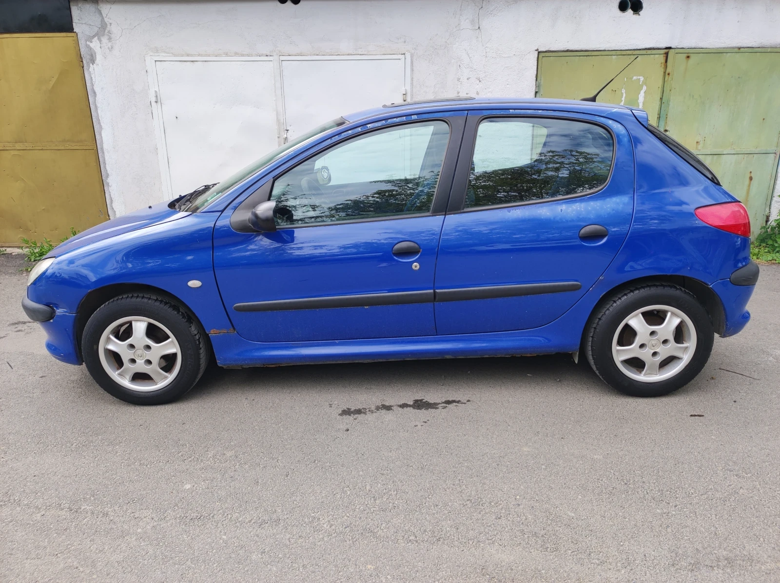Peugeot 206 1.1i, снимка 3 - Автомобили и джипове - 54397875