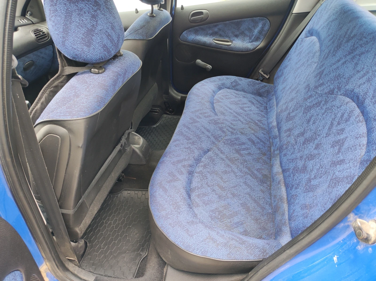 Peugeot 206 1.1i, снимка 6 - Автомобили и джипове - 54397875