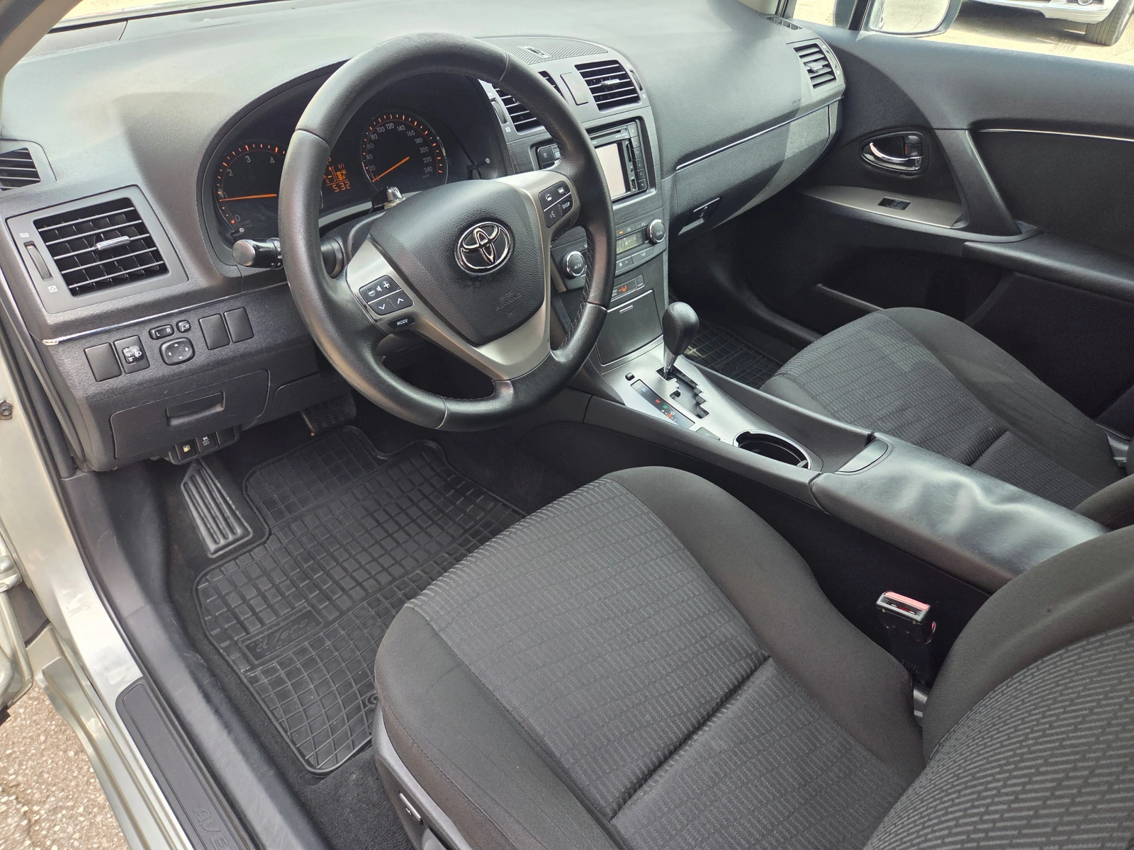 Toyota Avensis 2.2d(150 Hp)AT/Navi/Камера, снимка 9 - Автомобили и джипове - 54740669