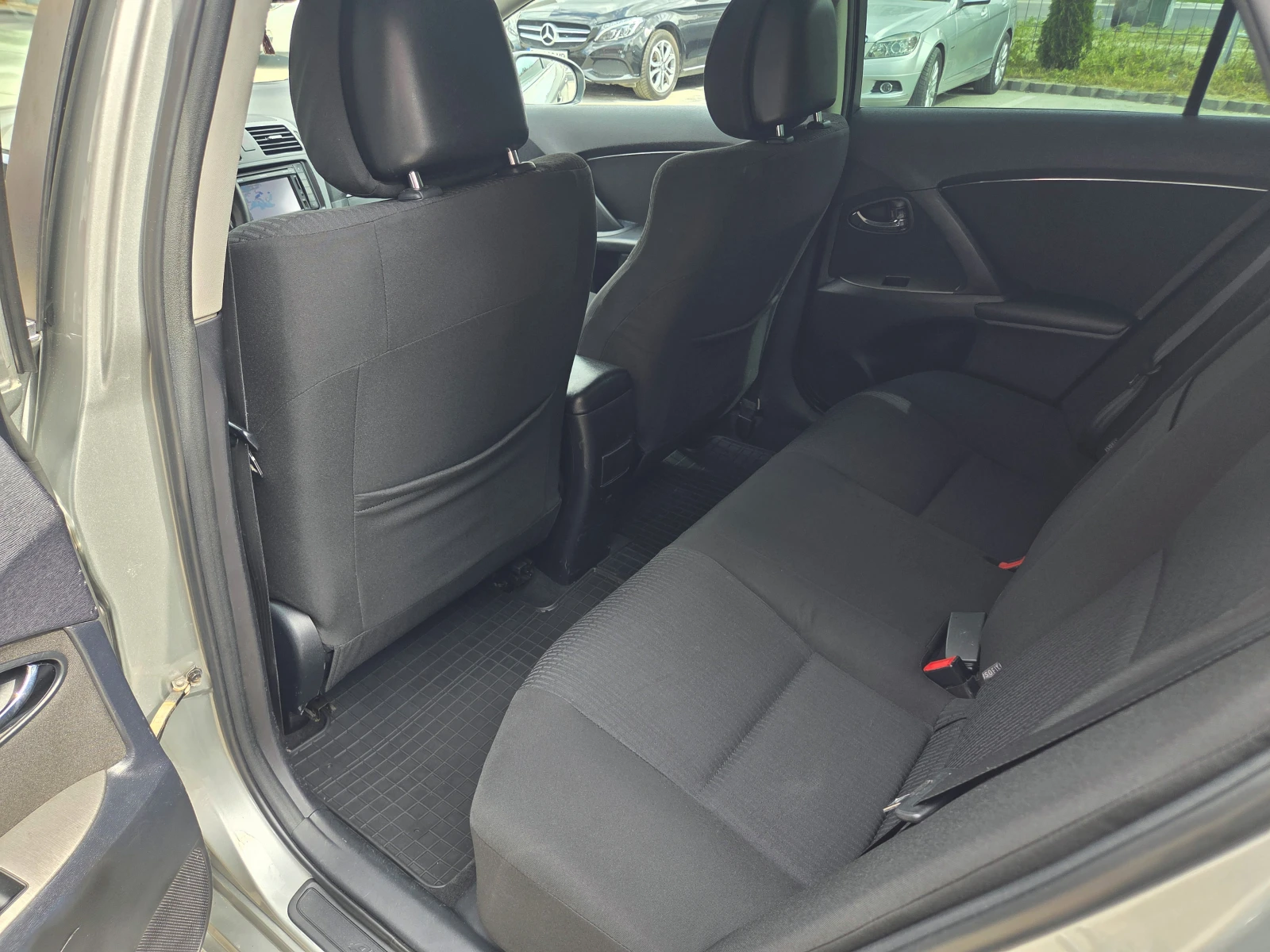 Toyota Avensis 2.2d(150 Hp)AT/Navi/Камера, снимка 16 - Автомобили и джипове - 54740669