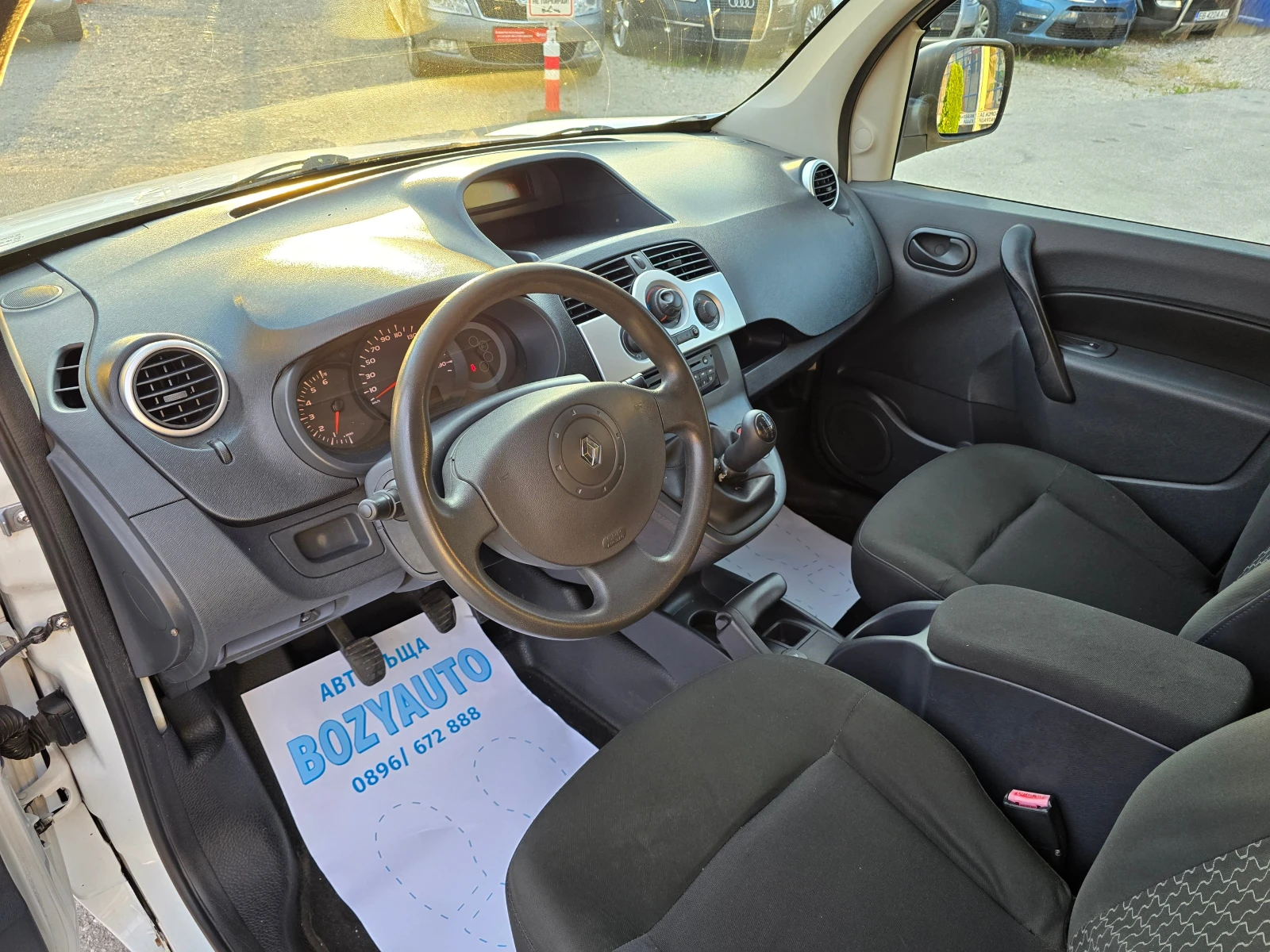 Renault Kangoo 1.5DCi/90ps/KLIMA, снимка 11 - Автомобили и джипове - 55200880