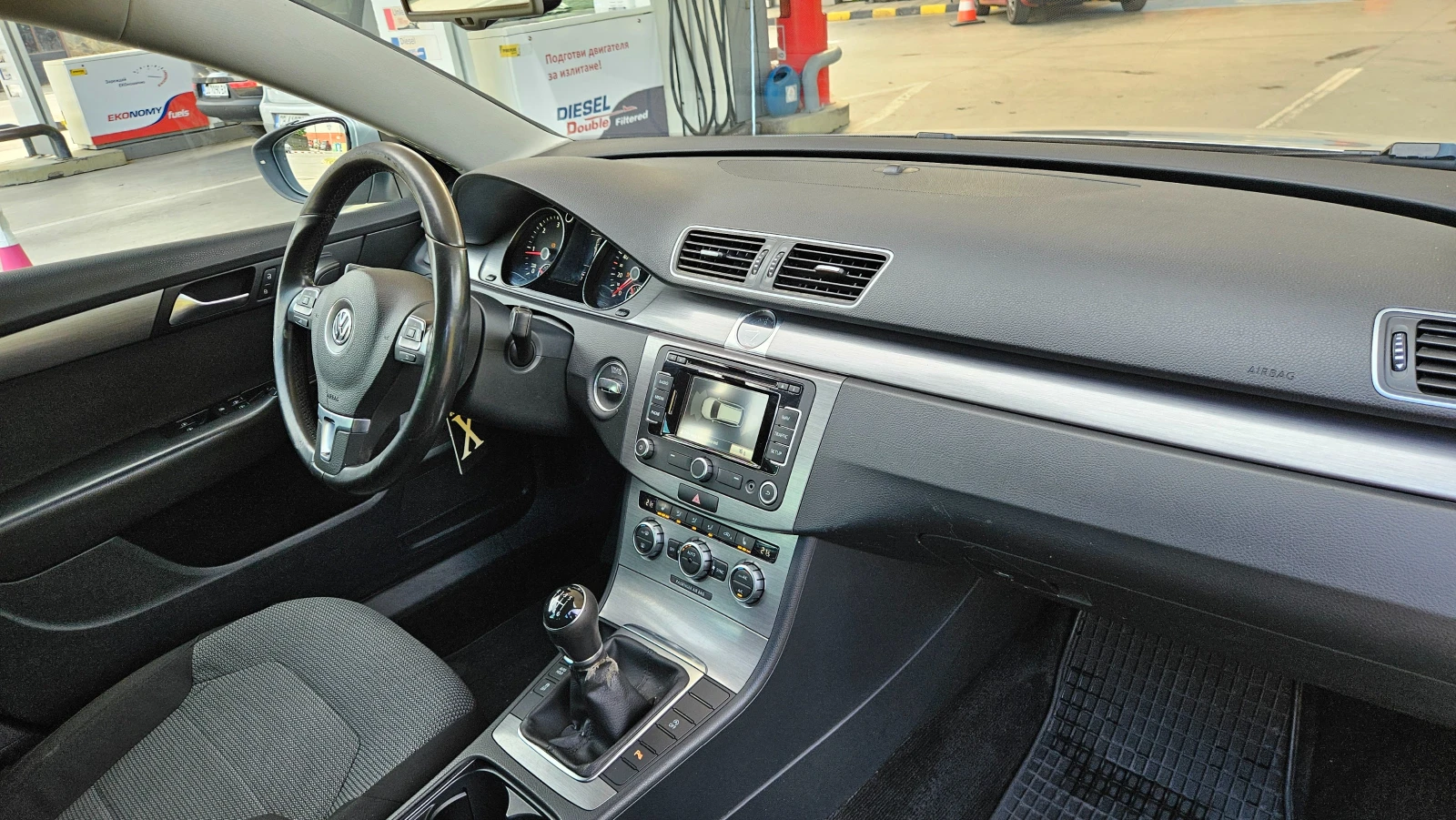 VW Passat 2.0 TDI NAVIG/KLIMATRON/6skorosti, снимка 12 - Автомобили и джипове - 55307204
