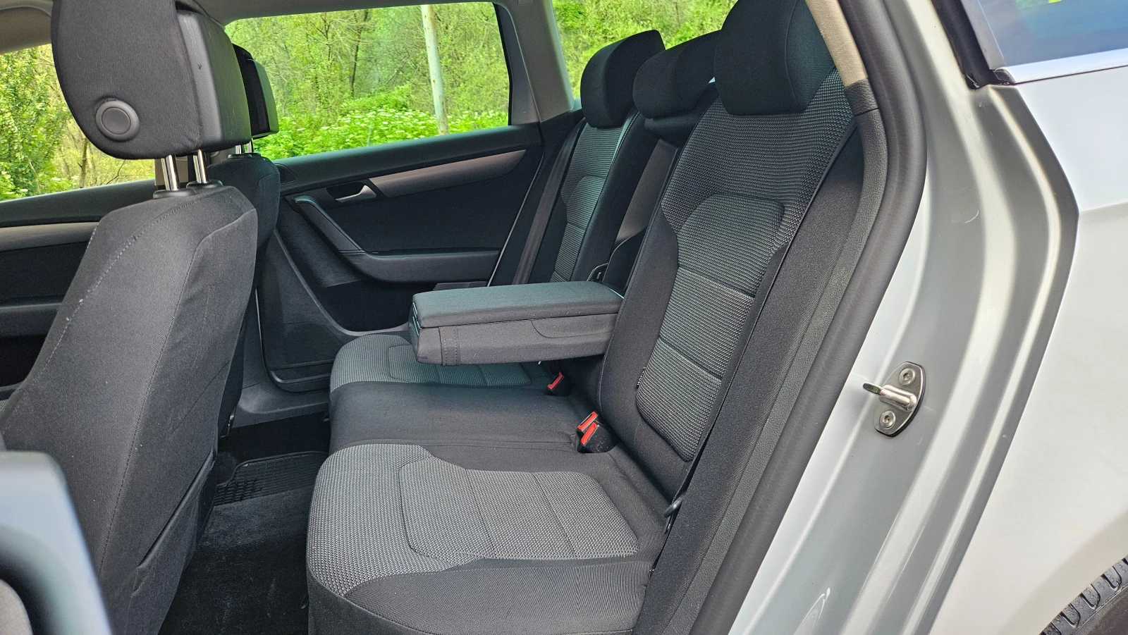 VW Passat 2.0 TDI NAVIG/KLIMATRON/6skorosti, снимка 15 - Автомобили и джипове - 55307204