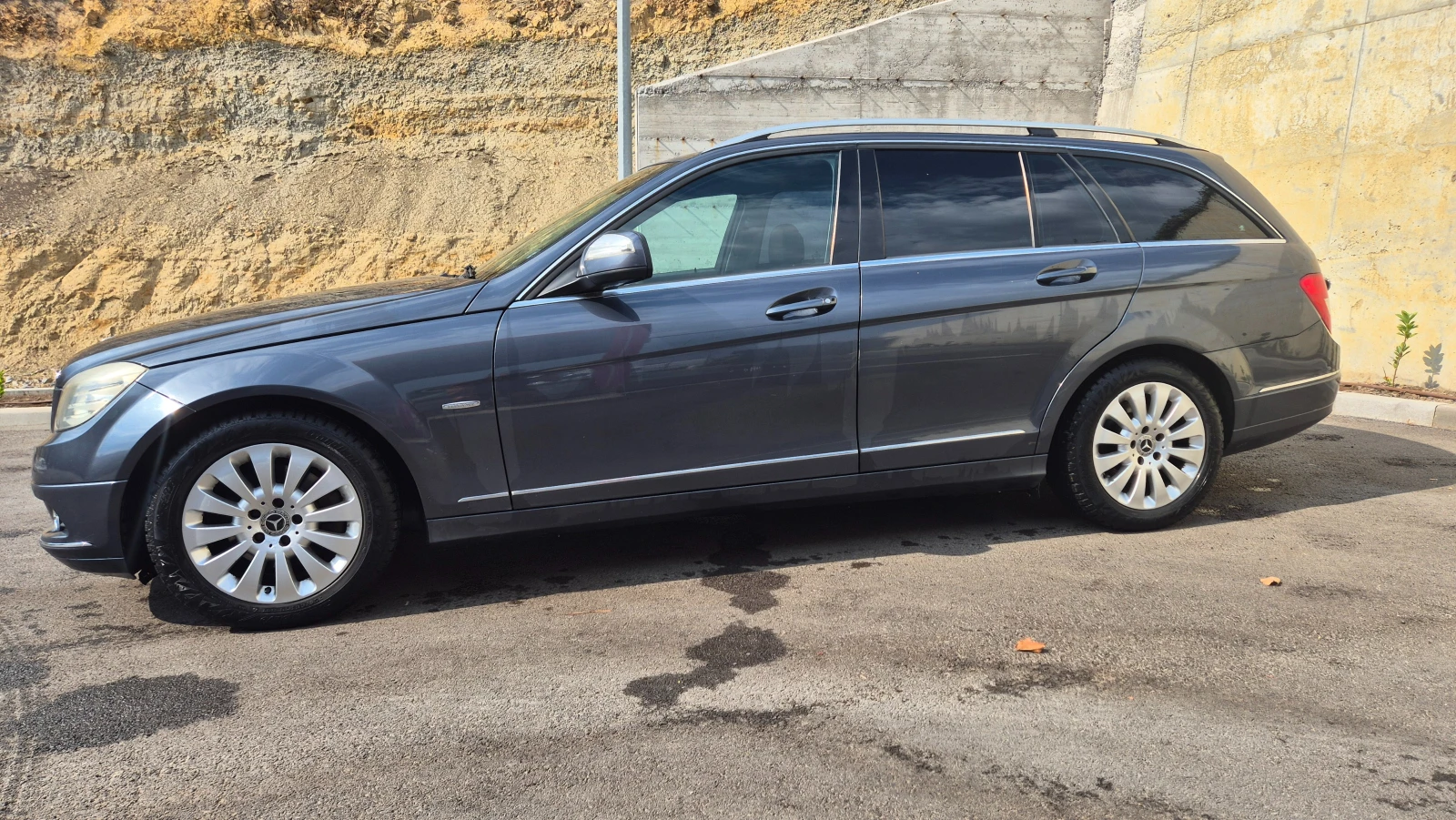 Mercedes-Benz C 220, снимка 3 - Автомобили и джипове - 55604299
