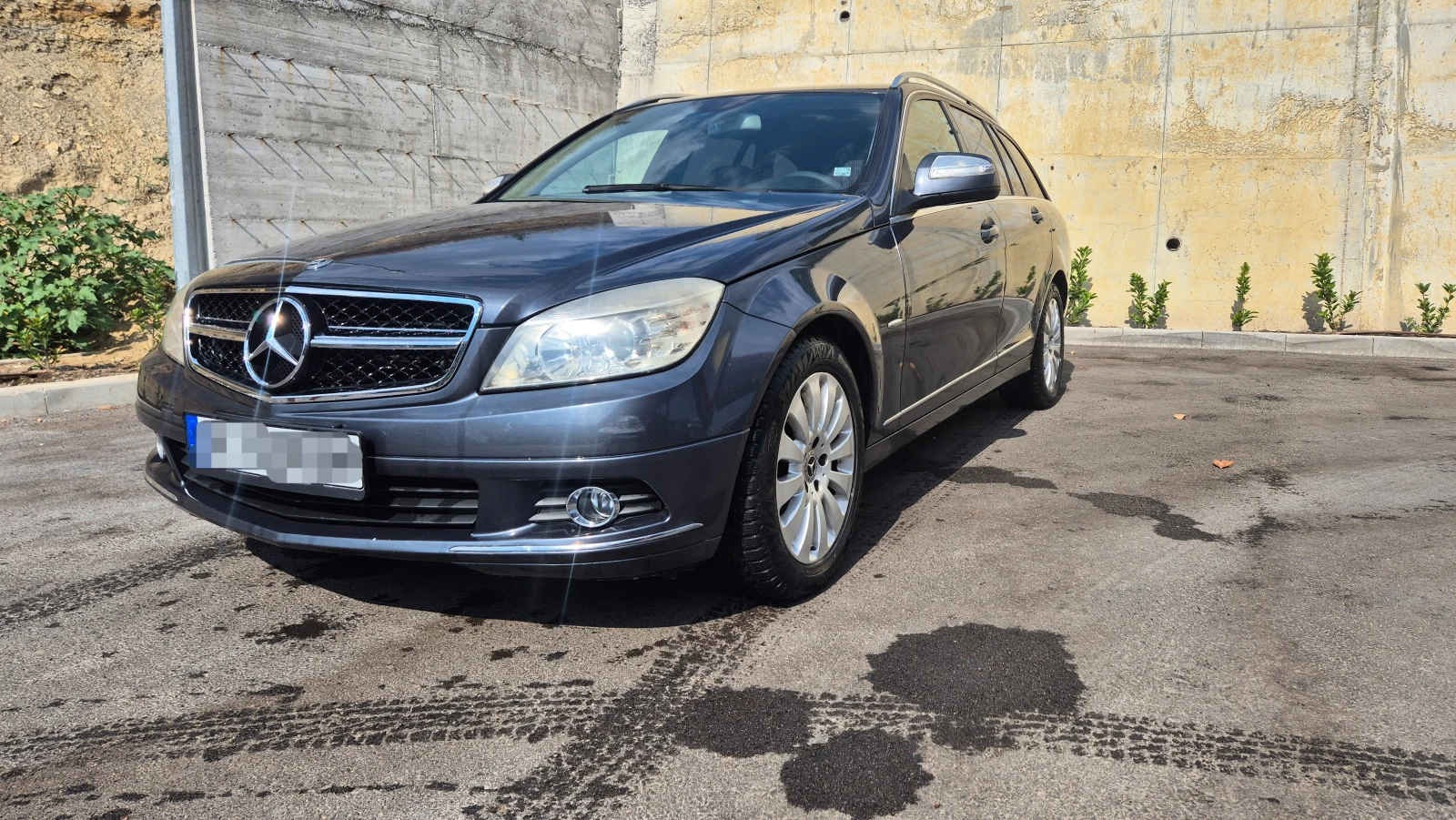 Mercedes-Benz C 220, снимка 2 - Автомобили и джипове - 55604299