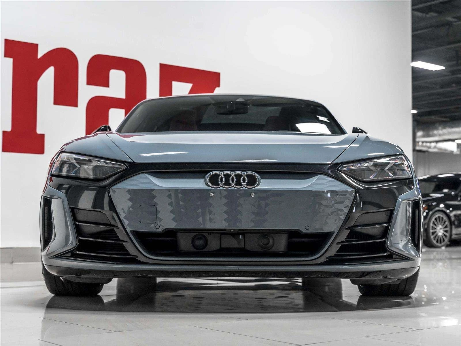 Audi E-Tron GT * Premium Plus| B&O Sound| Black Optics| Accident , снимка 2 - Автомобили и джипове - 56132730
