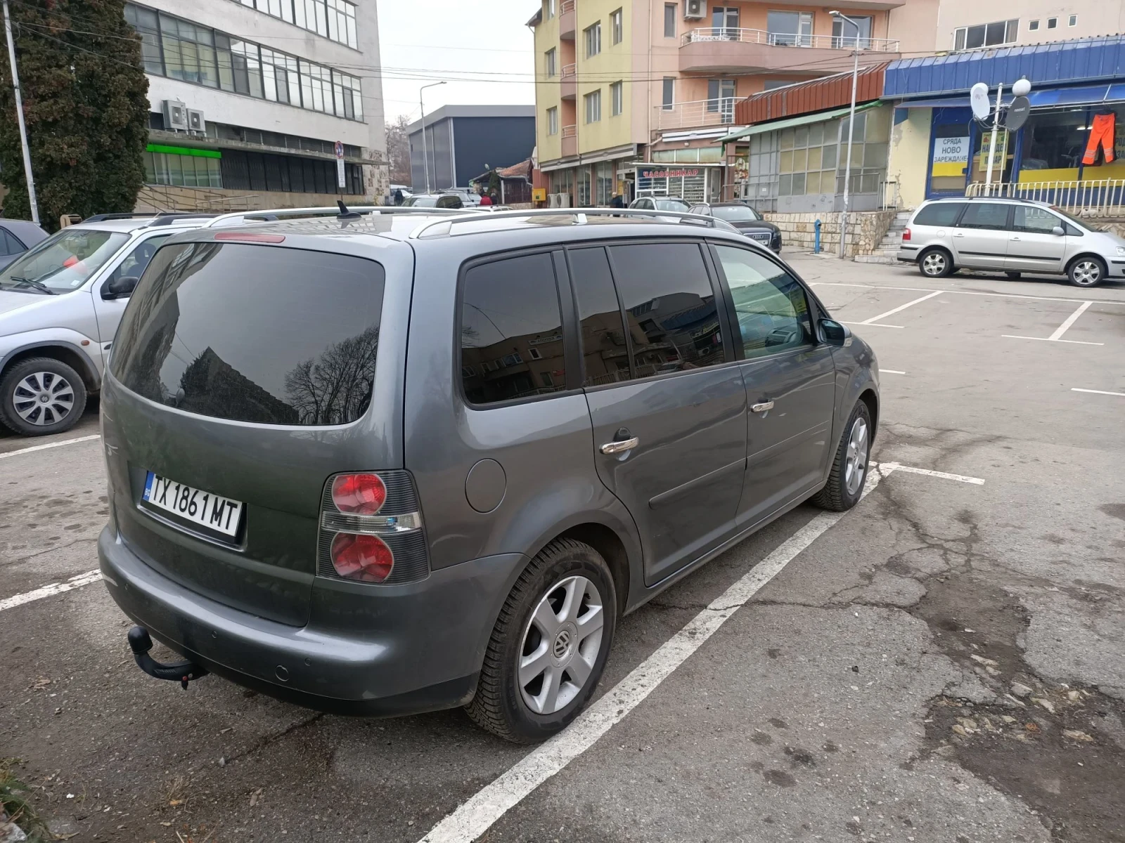 VW Touran, снимка 2 - Автомобили и джипове - 56605539