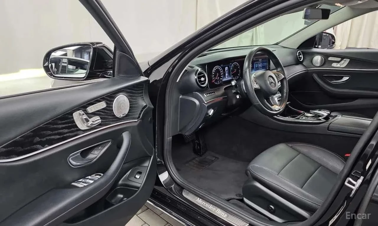 Mercedes-Benz E 300, снимка 10 - Автомобили и джипове - 56726529