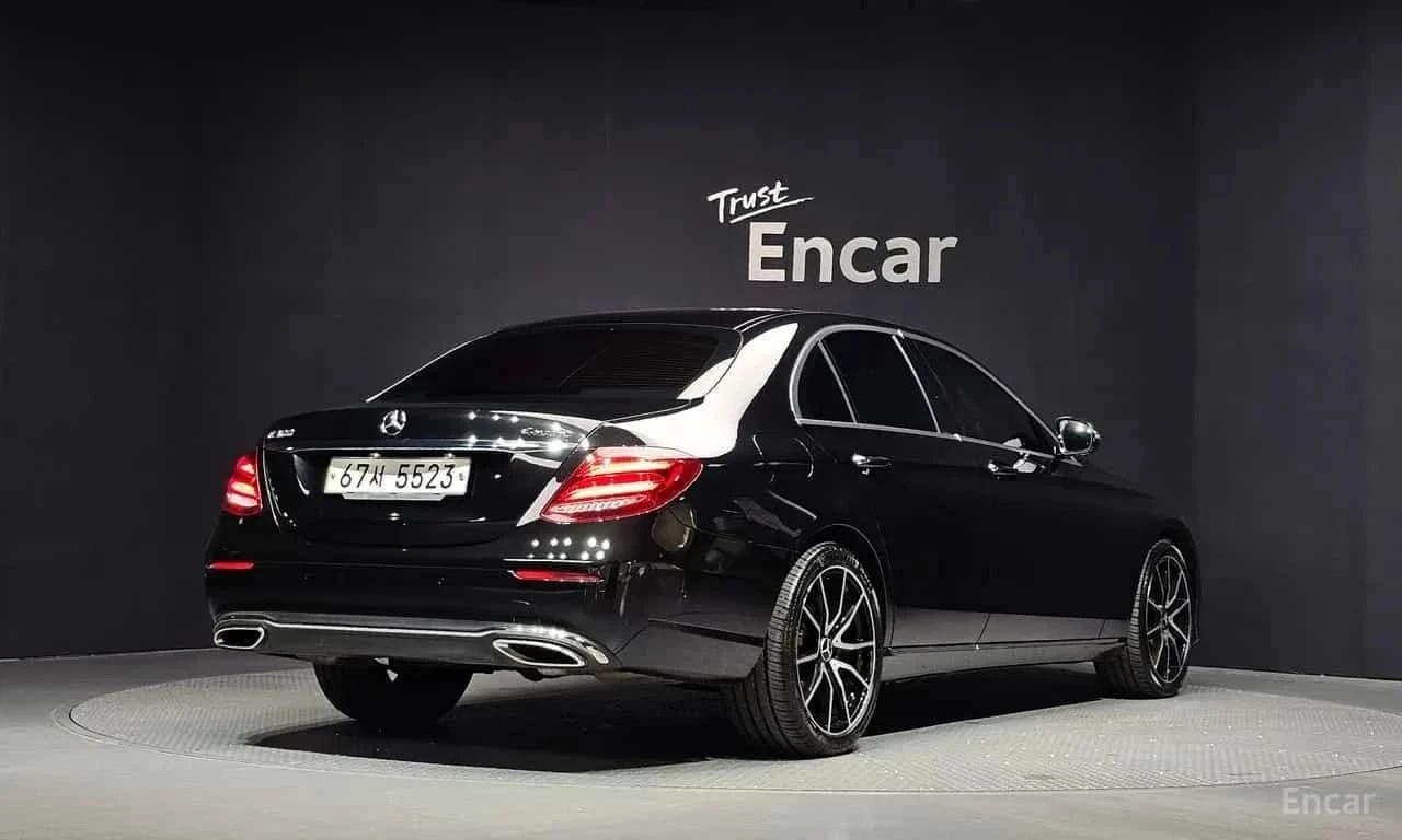 Mercedes-Benz E 300, снимка 2 - Автомобили и джипове - 56726529