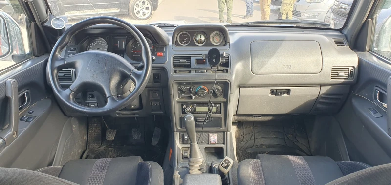 Mitsubishi Pajero UNIKAT, снимка 9 - Автомобили и джипове - 49242532