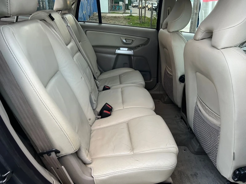 Volvo Xc90 2.4D5/4x4/КОЖА, снимка 11 - Автомобили и джипове - 52349106