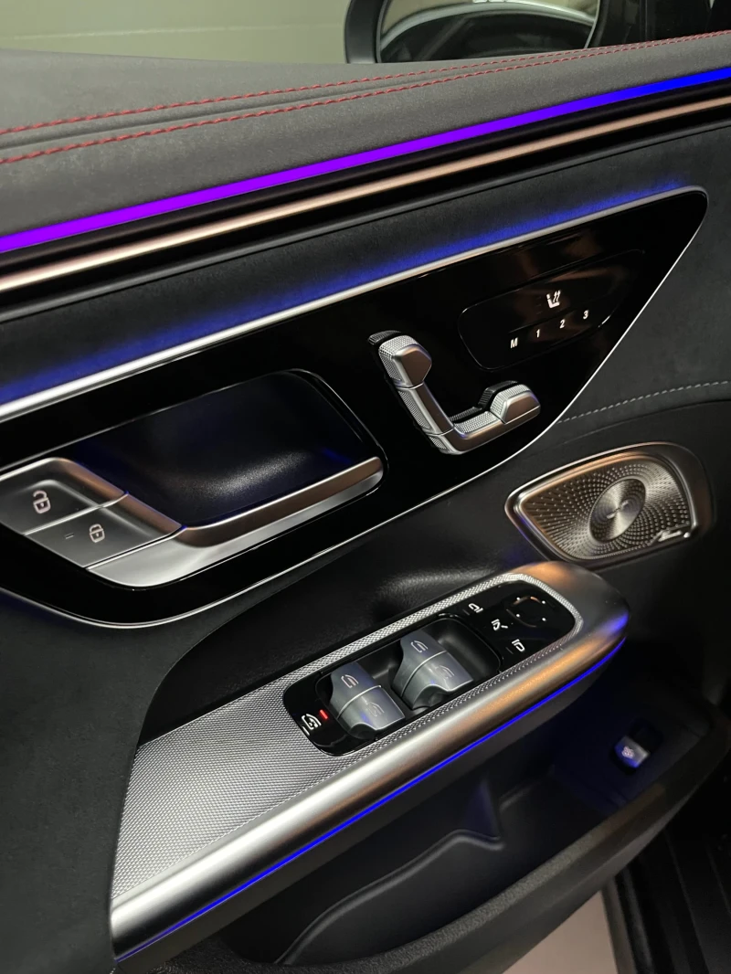 Mercedes-Benz EQE AMG 43 4MATIC, снимка 8 - Автомобили и джипове - 52486412