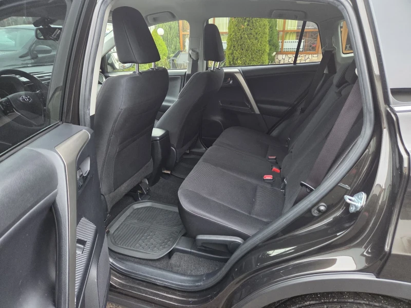 Toyota Rav4 АВТОМАТИК/ ТОП СЪСТОЯНИЕ, снимка 11 - Автомобили и джипове - 52636478