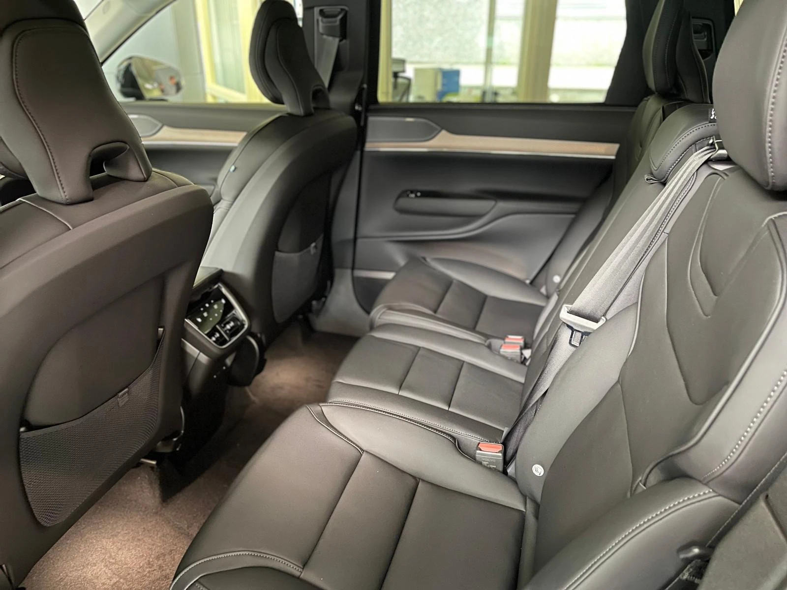 Volvo EX90 6+ 1* PANO* DISTR* KEYLESS* 360CAM* PANO*  | Mobile.bg   13