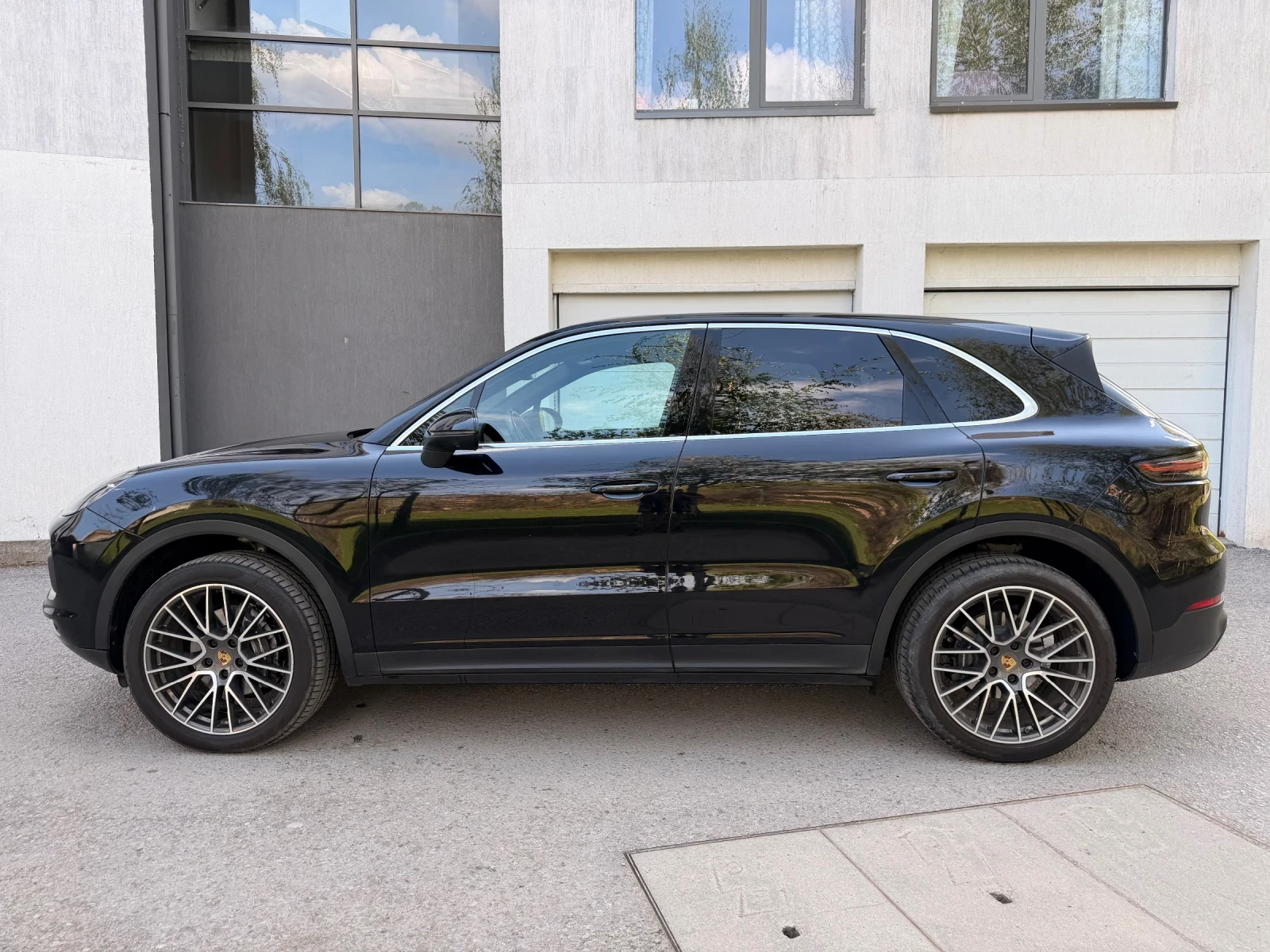 Porsche Cayenne 3.0 / V6 / ПОДГРЕВ / 360 КАМЕРА, снимка 4 - Автомобили и джипове - 53350928
