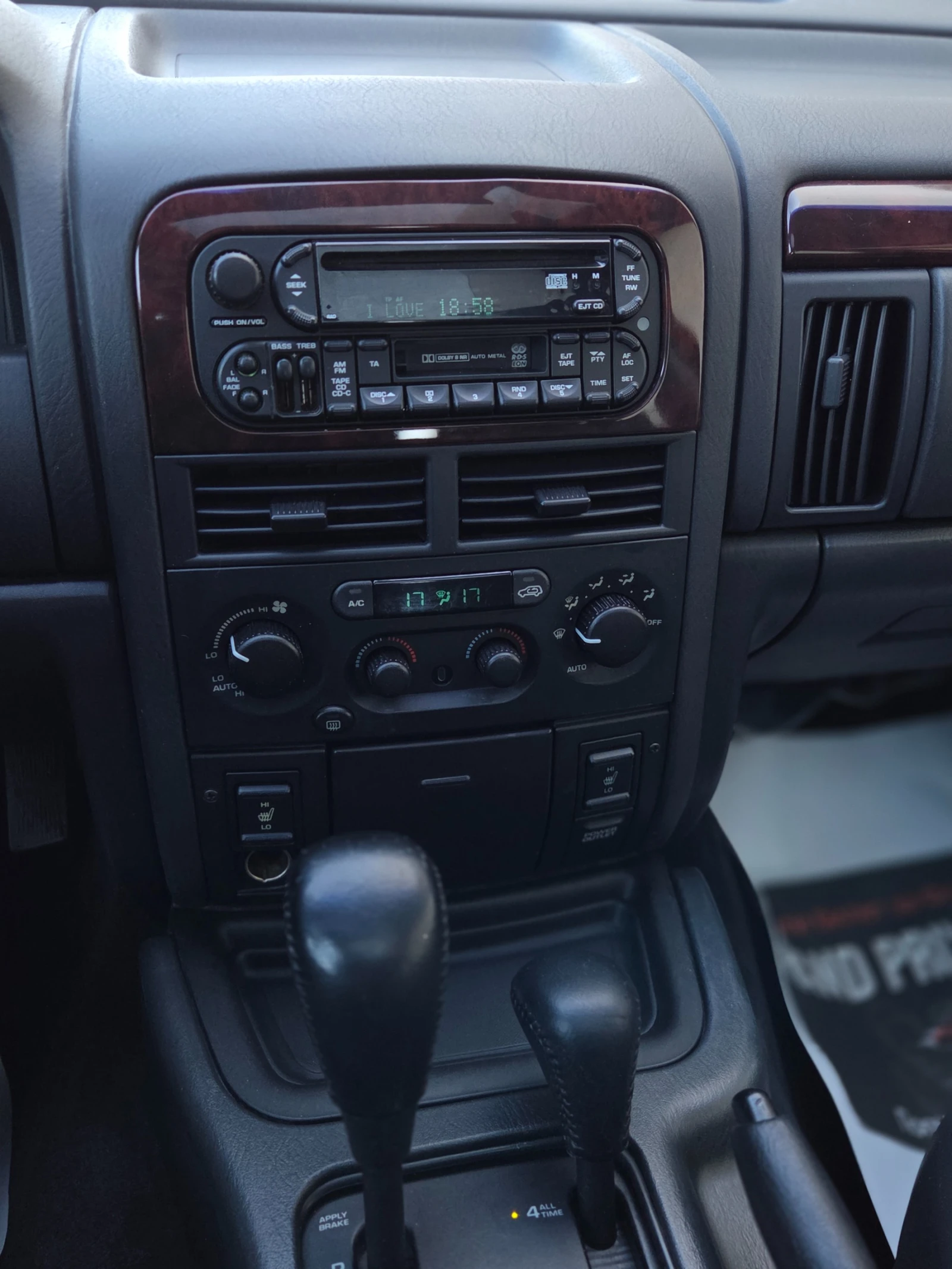 Jeep Grand cherokee 2.7CRD LIMITED ОТЛИЧЕН, снимка 11 - Автомобили и джипове - 54437934