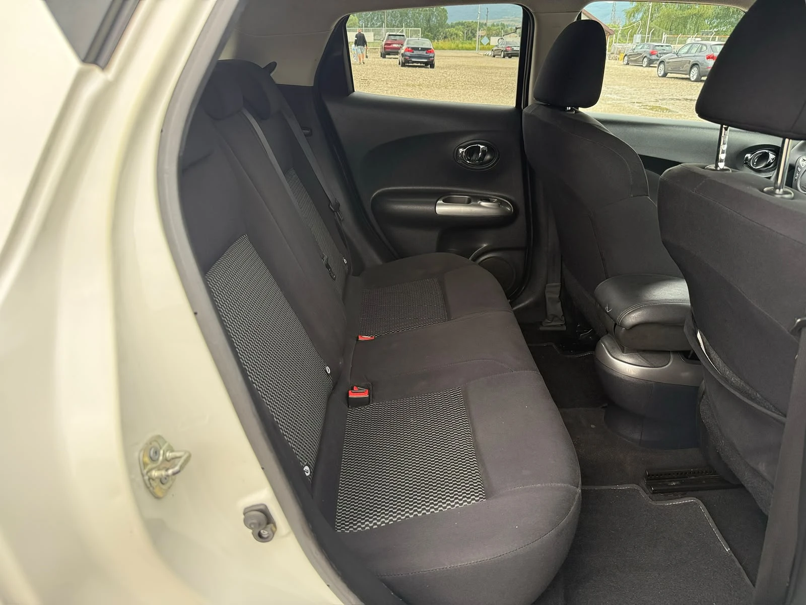 Nissan Juke 1.5 DCI Климатроник/Темпомат/Собствен лизинг, снимка 11 - Автомобили и джипове - 55069900