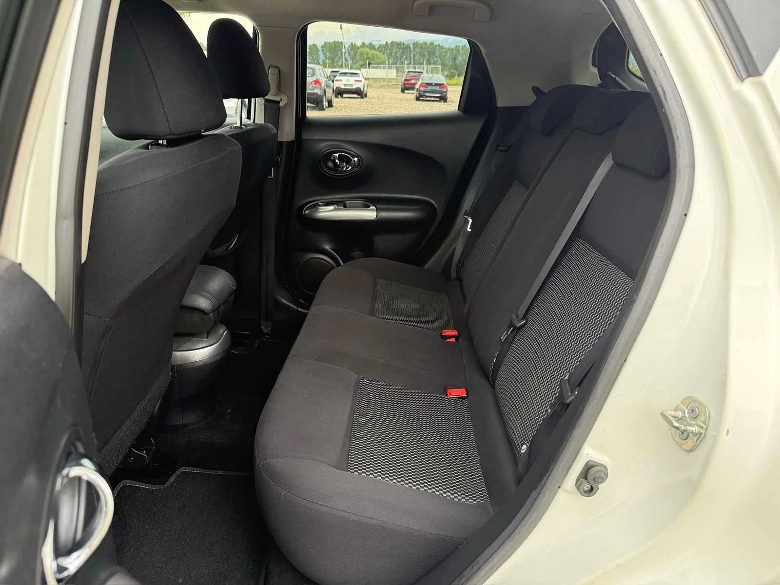 Nissan Juke 1.5 DCI Климатроник/Темпомат/Собствен лизинг, снимка 10 - Автомобили и джипове - 55069900