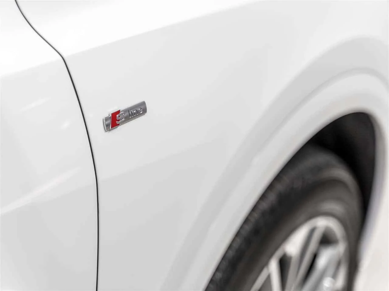 Audi Q8 * Progressiv| S Line Package| Bang & Olufsen Premi, снимка 16 - Автомобили и джипове - 56325188