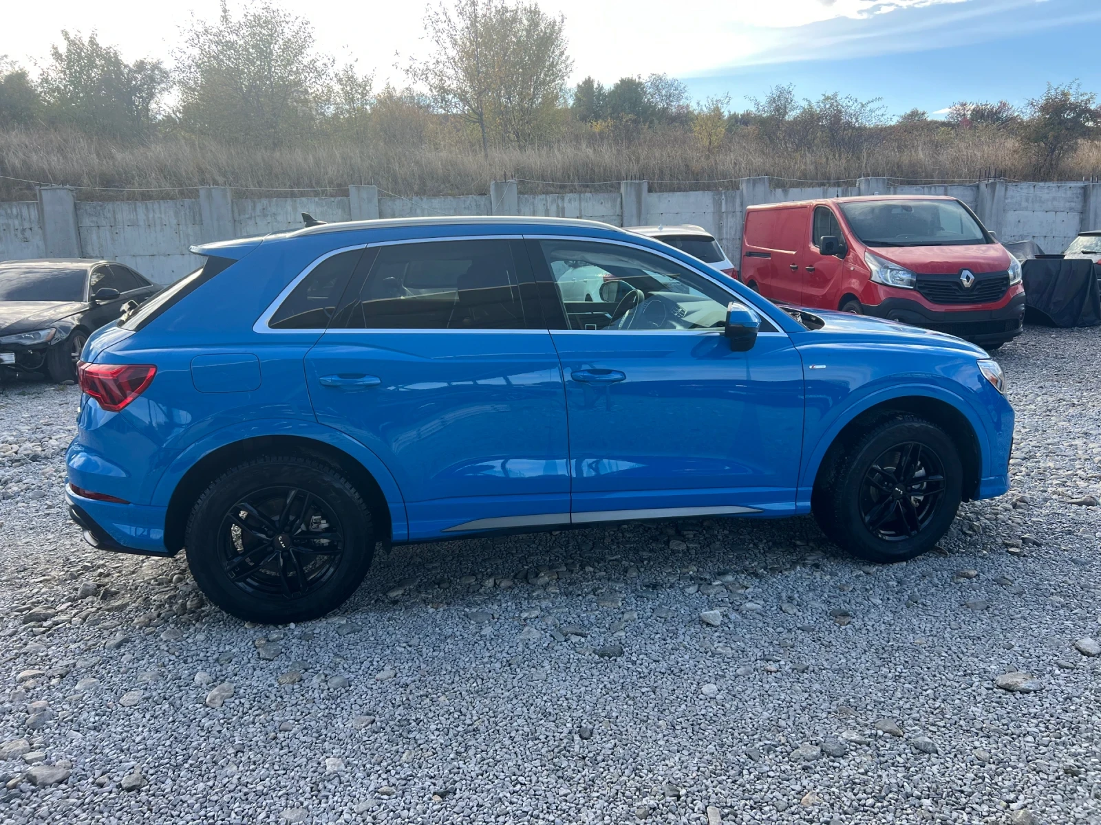 Audi Q3 2.0TFSI, снимка 2 - Автомобили и джипове - 56417407