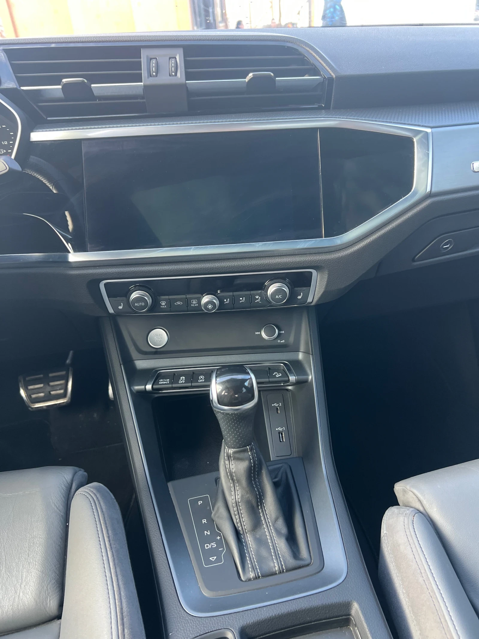 Audi Q3 2.0TFSI, снимка 12 - Автомобили и джипове - 56417407
