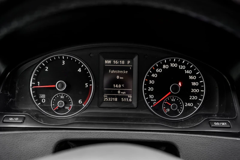 VW Caravelle, снимка 7 - Бусове и автобуси - 53486185