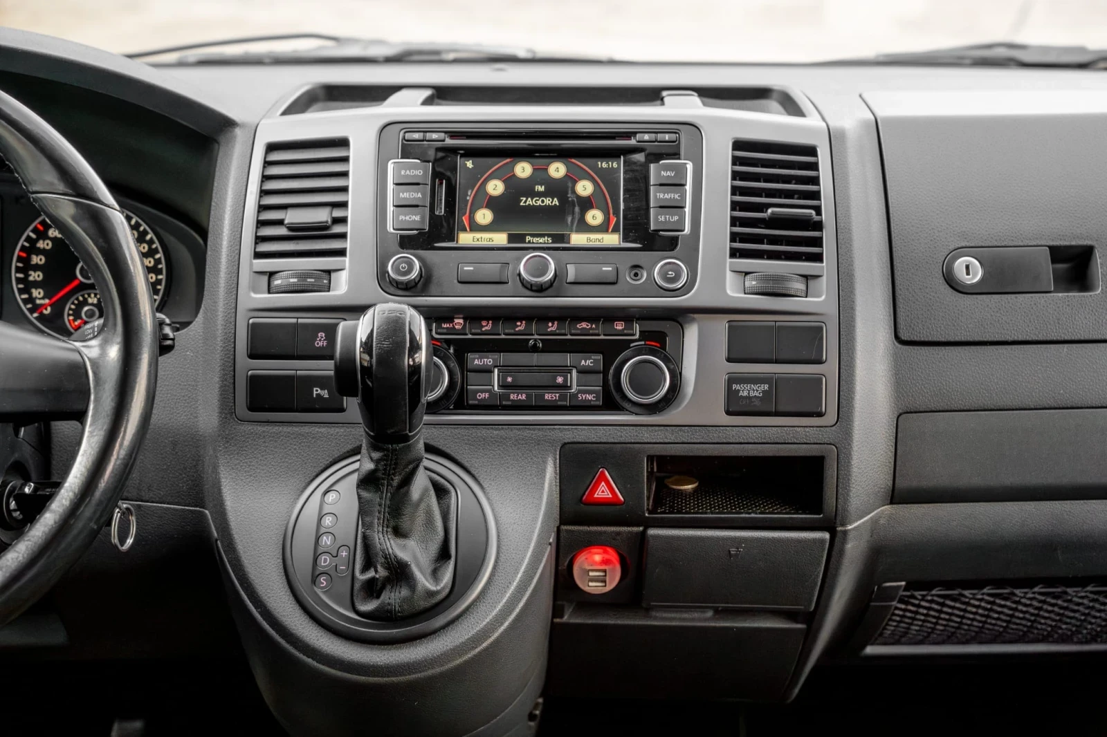 VW Caravelle  - изображение 8