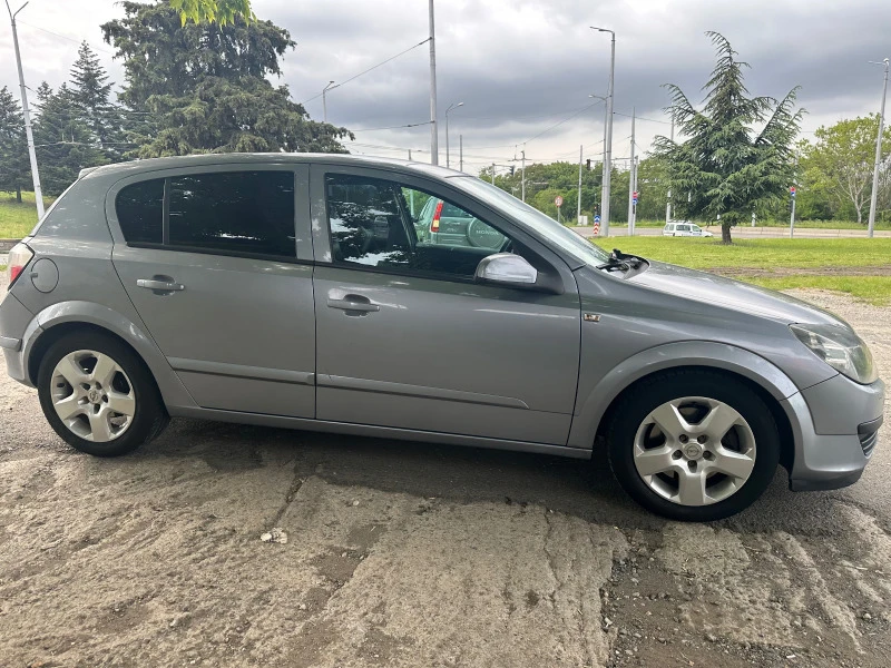 Opel Astra H, снимка 4 - Автомобили и джипове - 46491720