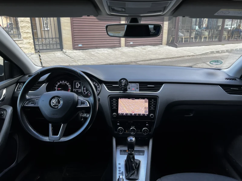 Skoda Octavia * Камера* Face* 1.6* Нови Гуми* Автомат* , снимка 8 - Автомобили и джипове - 49588287