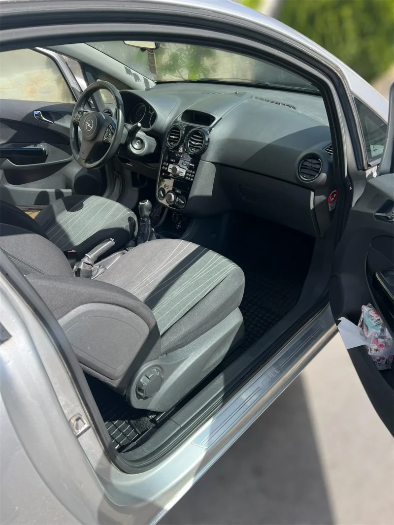 Opel Corsa 1, 4 бензин, 100 к.с., снимка 3 - Автомобили и джипове - 51594460