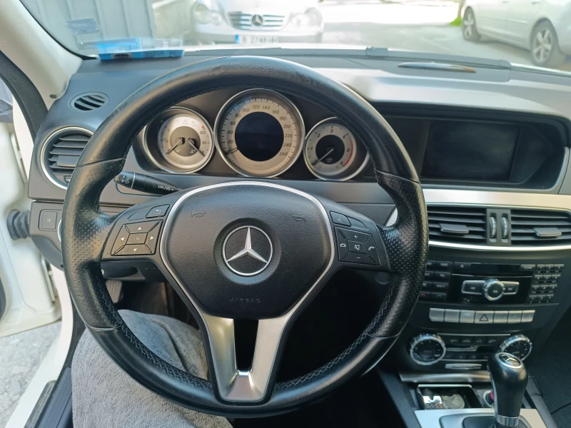 Mercedes-Benz C 250 Avangarde, снимка 11 - Автомобили и джипове - 52276635