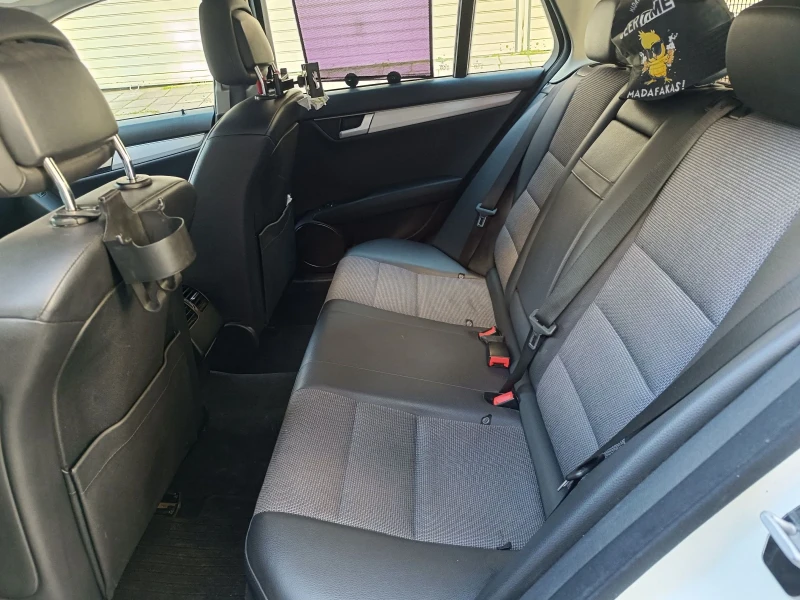 Mercedes-Benz C 250 Avangarde, снимка 14 - Автомобили и джипове - 52276635