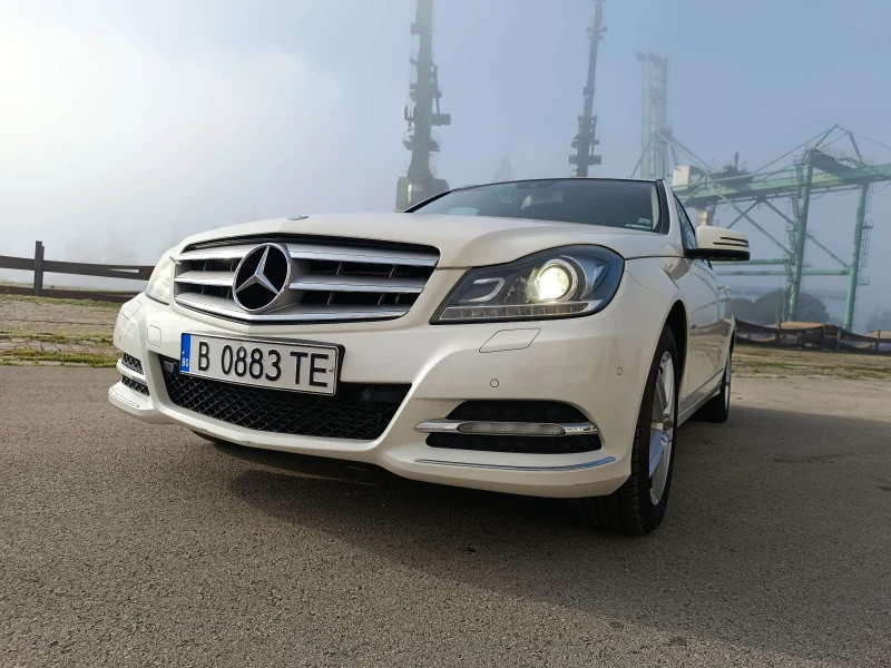 Mercedes-Benz C 250 Avangarde, снимка 9 - Автомобили и джипове - 52276635