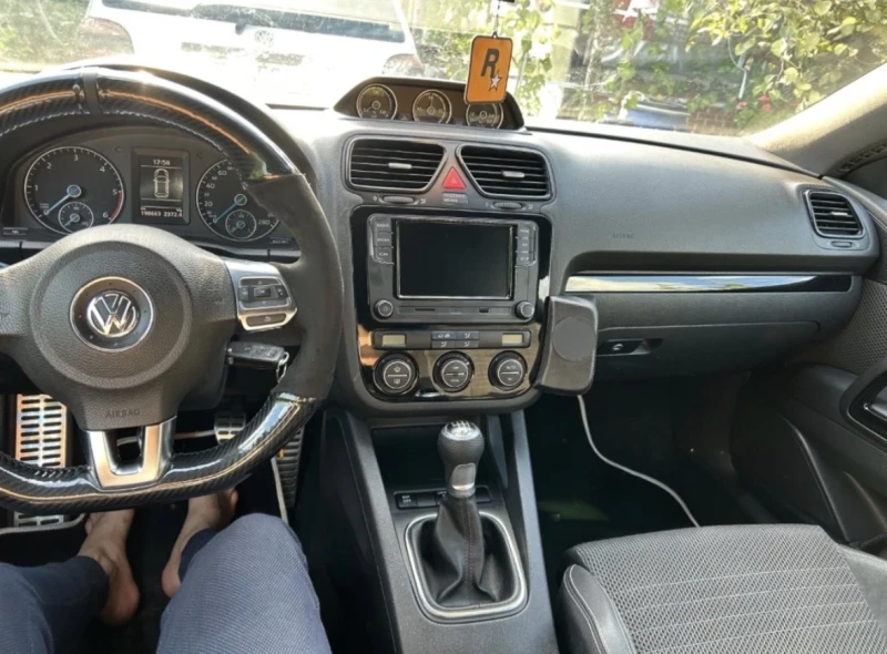 VW Scirocco R , снимка 9 - Автомобили и джипове - 52381469