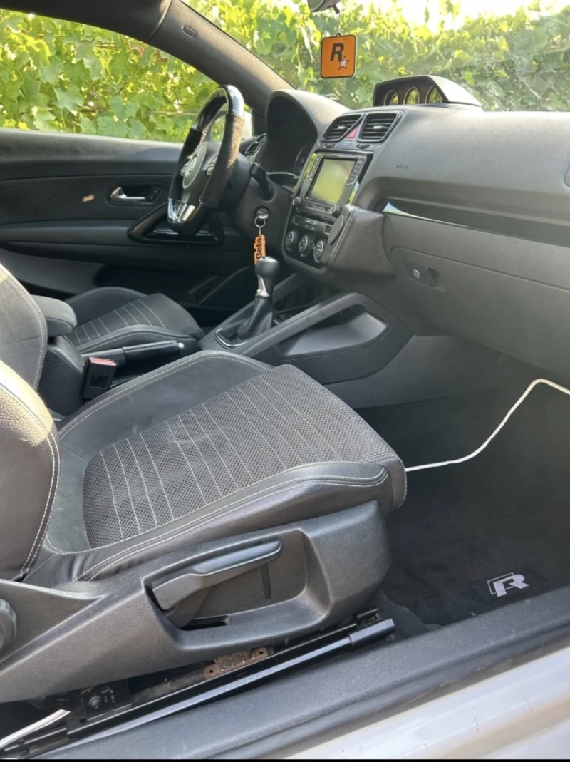 VW Scirocco R , снимка 14 - Автомобили и джипове - 52381469