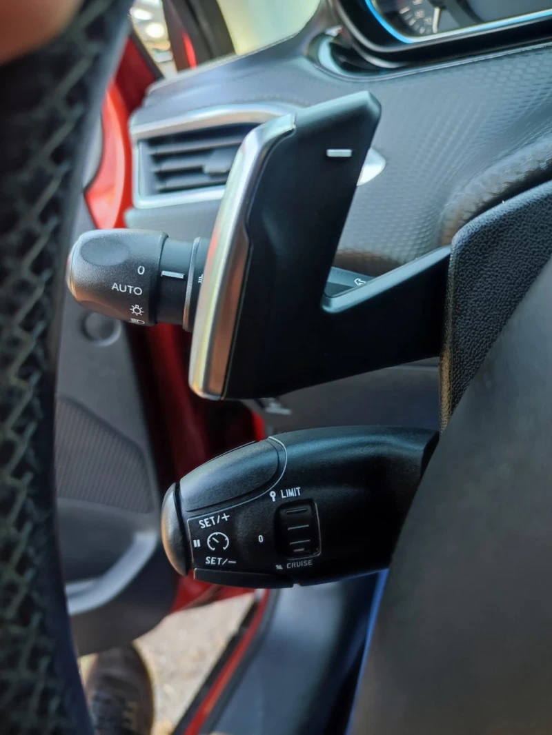 Peugeot 2008 АВТОМАТИК/КОЖА/ПАНОРАМА , снимка 12 - Автомобили и джипове - 52632322