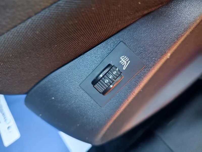 Peugeot 2008 АВТОМАТИК/КОЖА/ПАНОРАМА , снимка 7 - Автомобили и джипове - 52632322