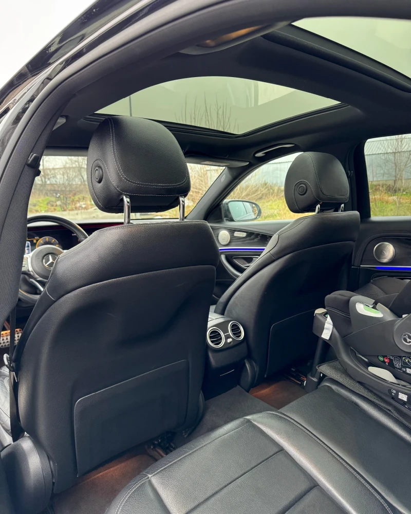 Mercedes-Benz E 220 AMG, Panorama, 360, HeadUp и др., снимка 12 - Автомобили и джипове - 53296675
