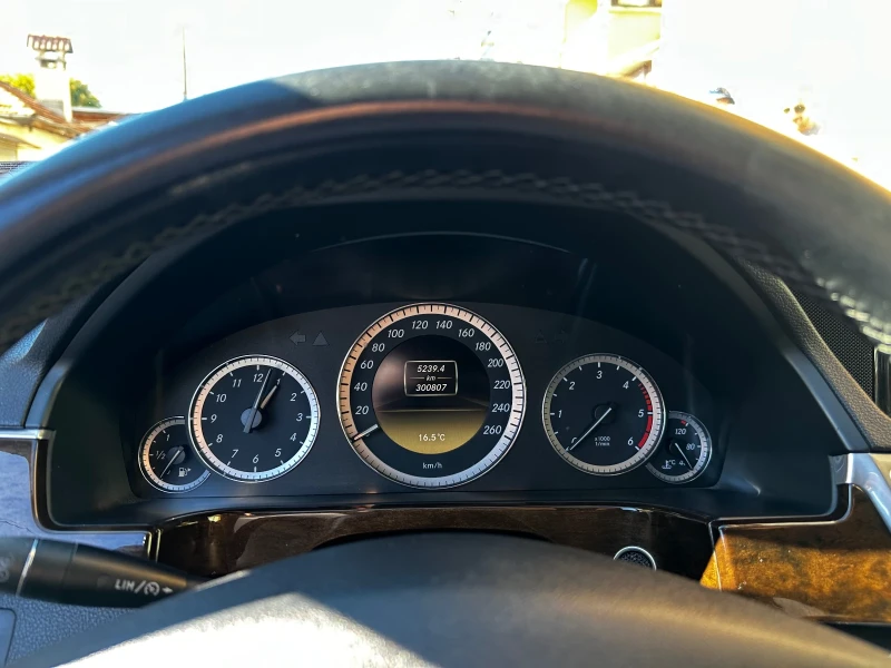 Mercedes-Benz E 220 CDI, снимка 10 - Автомобили и джипове - 53569987
